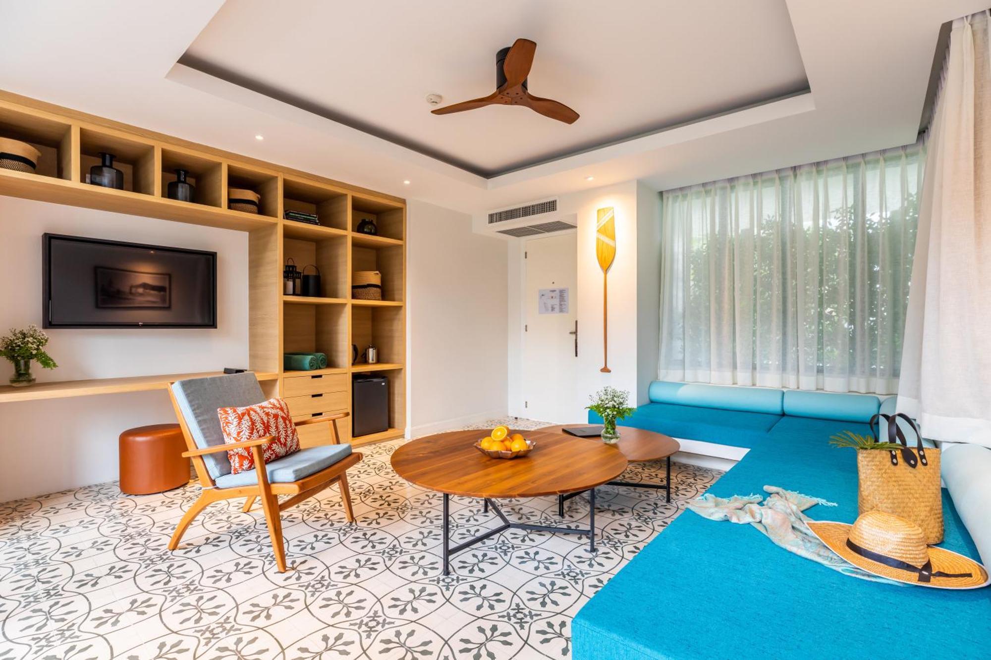 Outrigger Surin Beach Resort - Sha Extra Plus 客房 照片 A suite at the hotel